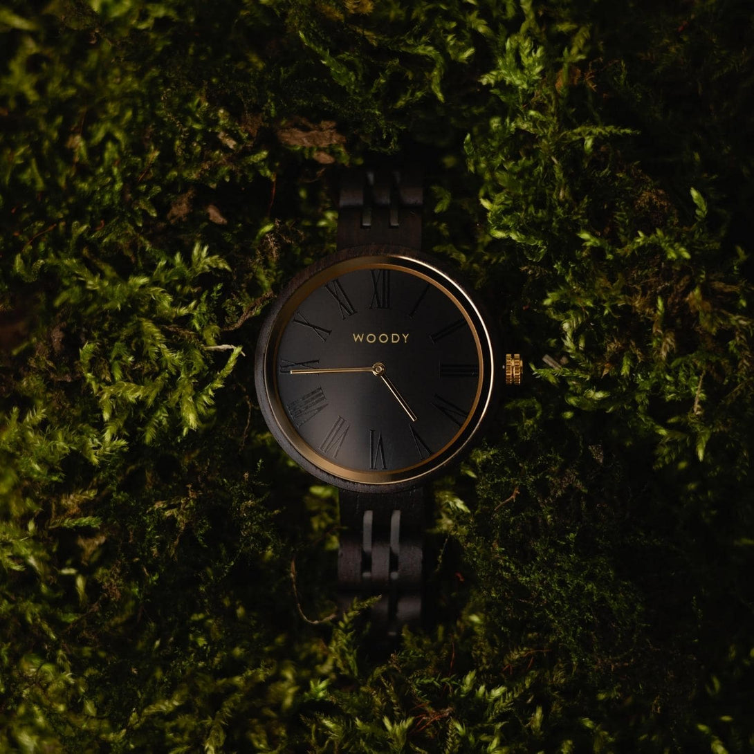 Dark Freya houten horloge zwart